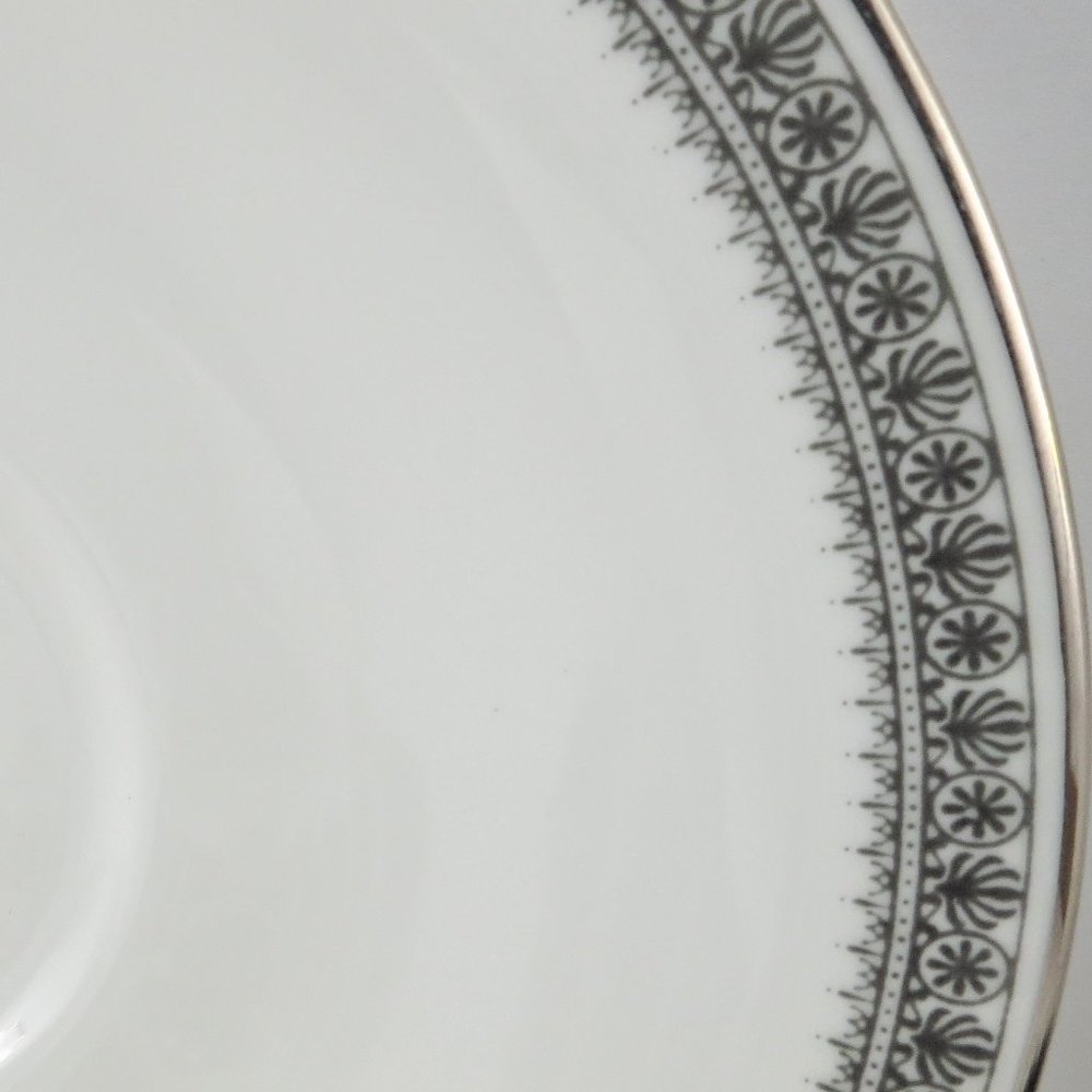 Vintage Royal Doulton RAVENSWOOD Tea Cup Trio Set H5008 Bone China England - Picture 6 of 8